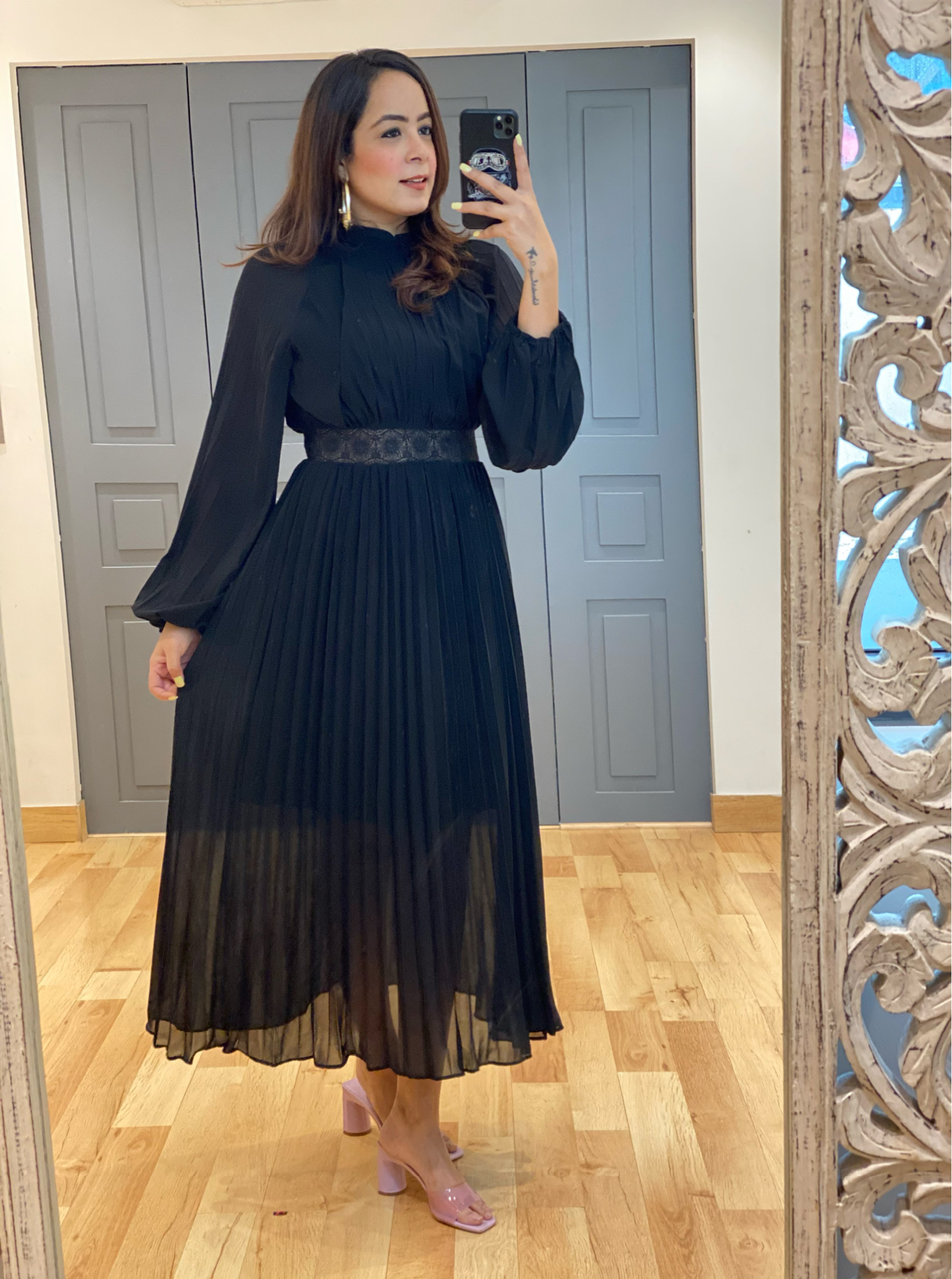 DRS_SUM_29: olio pleated long dress: pp 2650