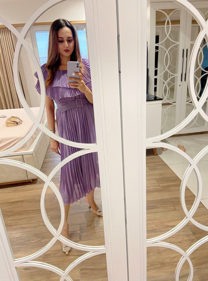 Miaanbo Pleated long Dress with belt