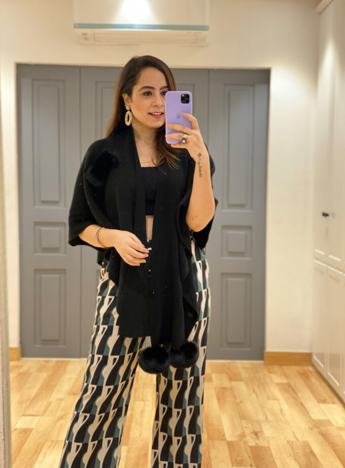 Faux fur Pompom Wrap