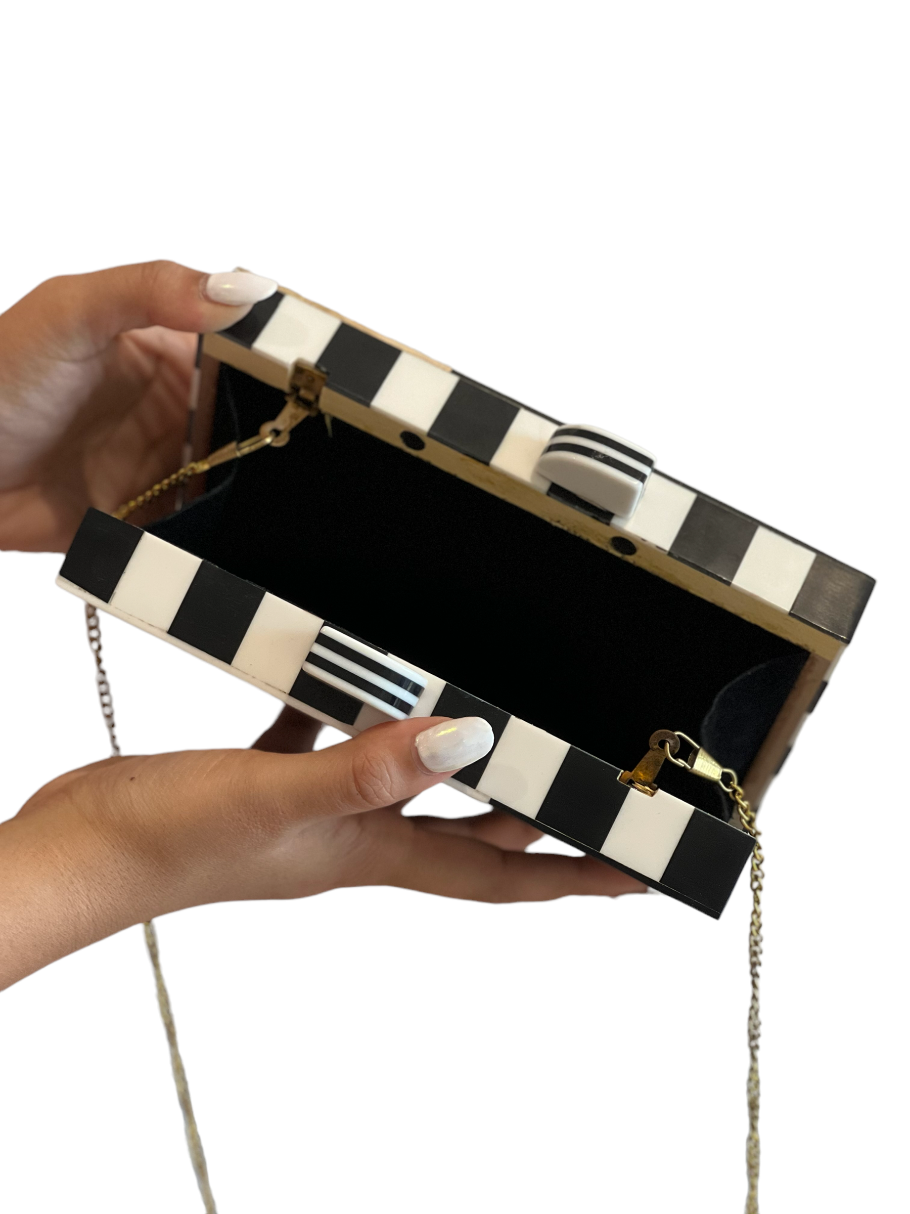 11DE5ACE-ACBE-4BBF-A7B1-569AC6DB0A11