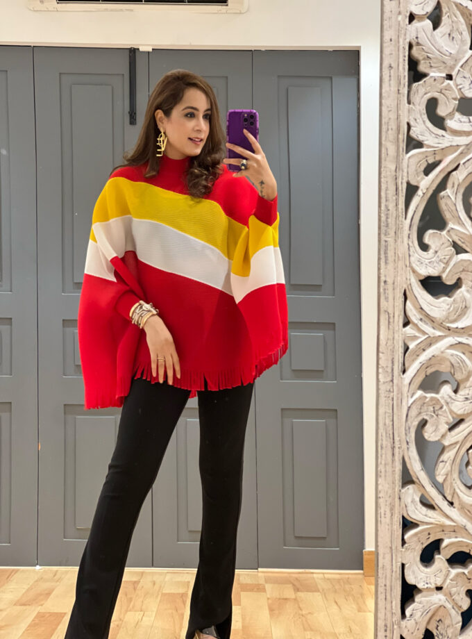 blob Pleated poncho