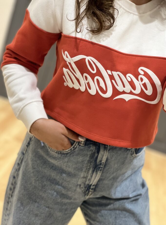 Sweatshirt
