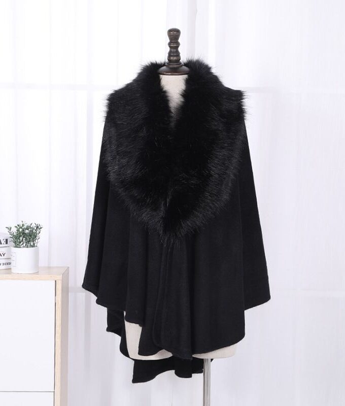 Fora faux fur cape / kimono