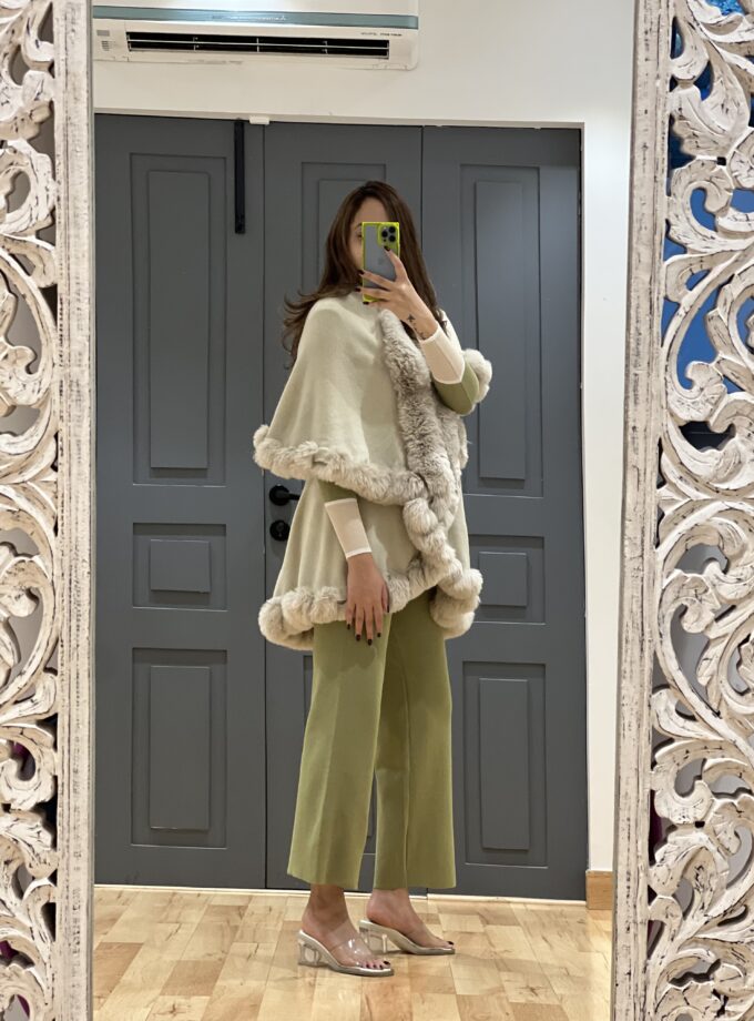 Lola faux fur cape - kimono