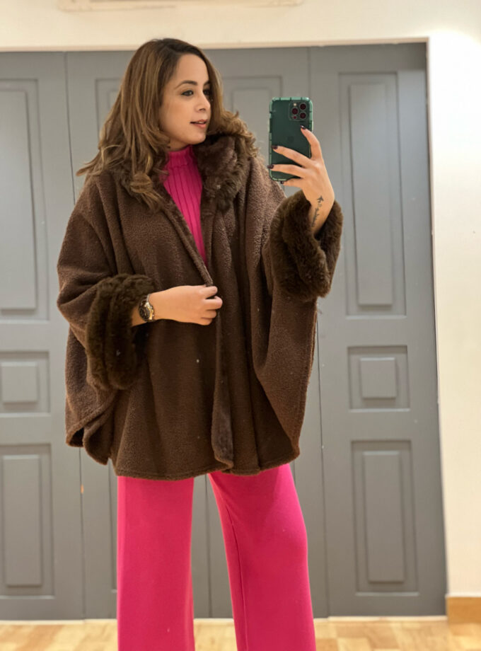 Candy faux fur cape / kimono