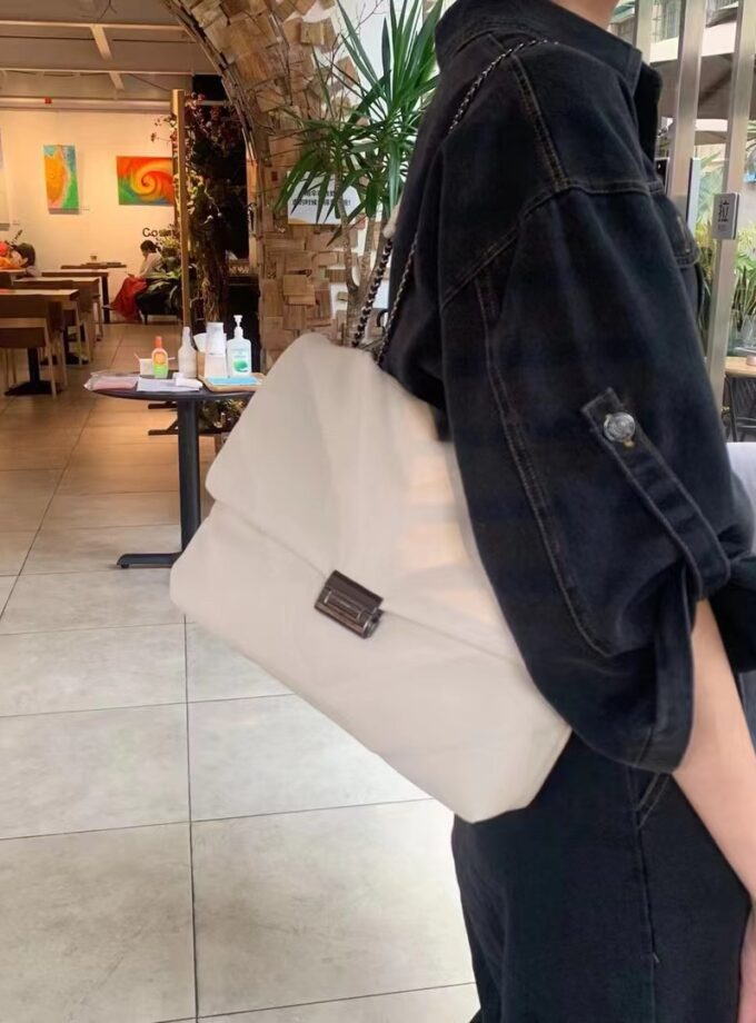 luxe marco sling Bag