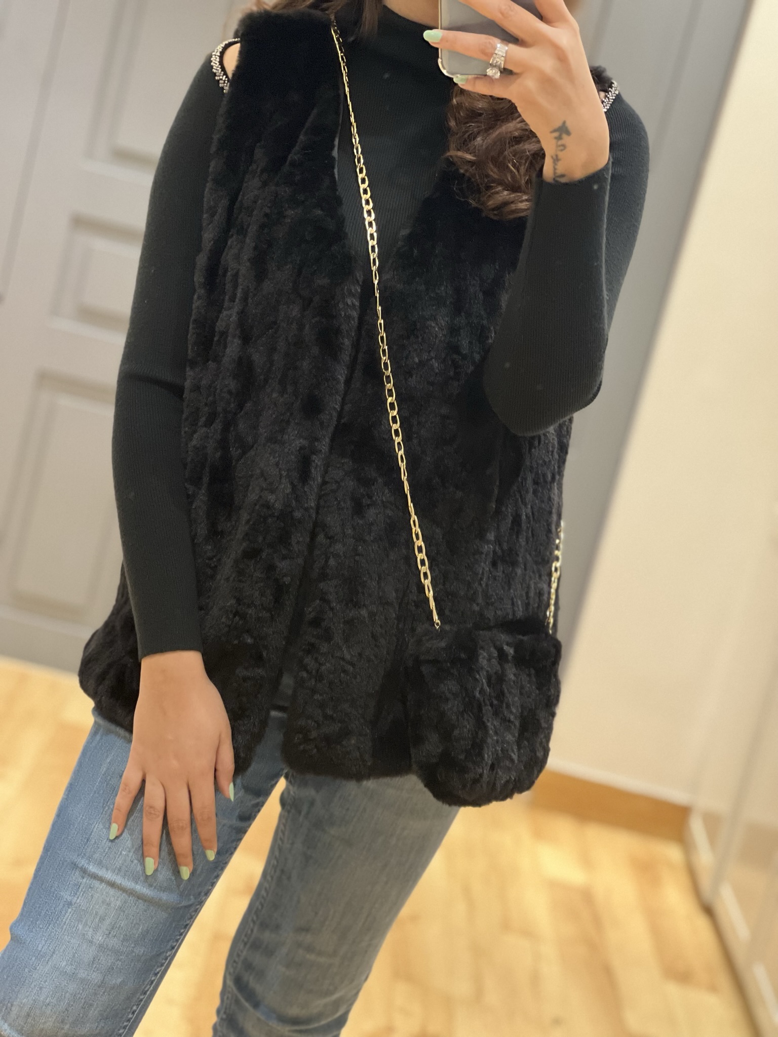 7AF6503E-A7FB-453F-B85D-044FE2FF80D7