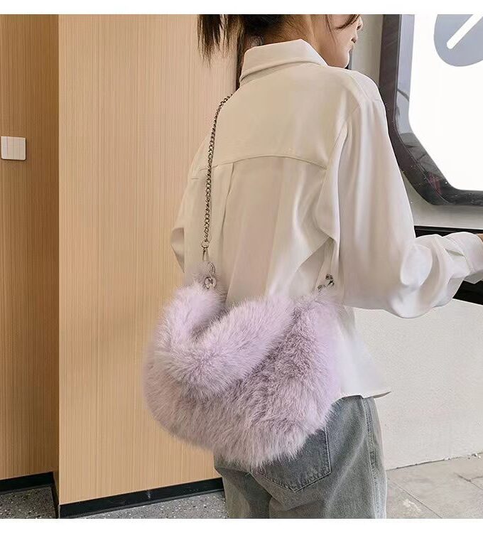 Krin faux fur Bag