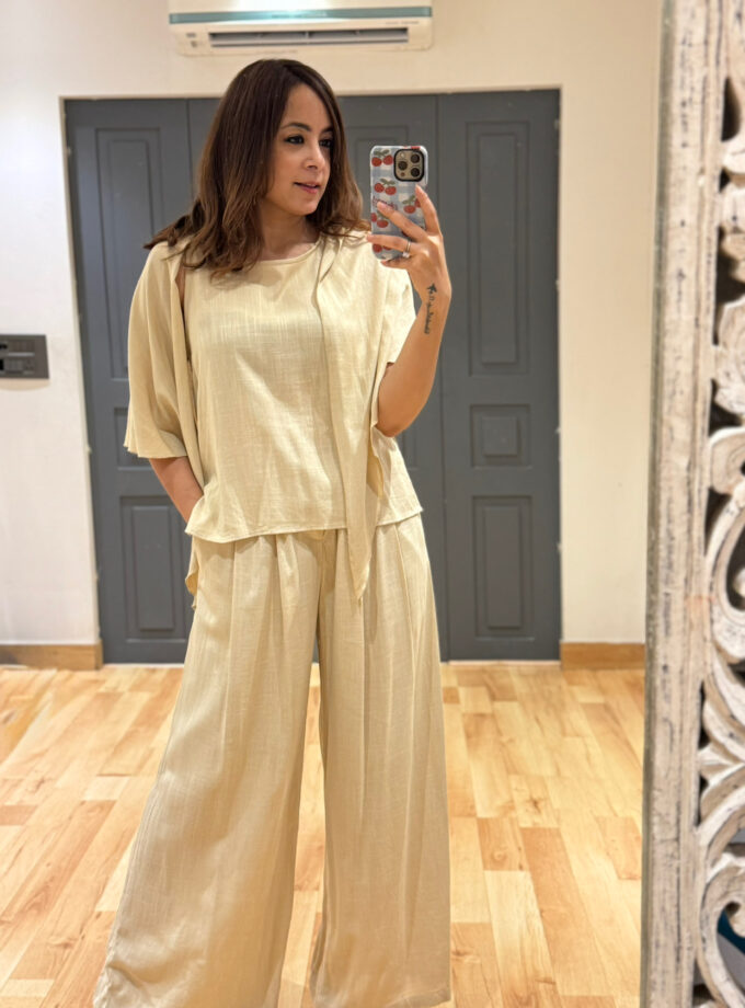 Perul Linen Coord Set With Detachable Scarf